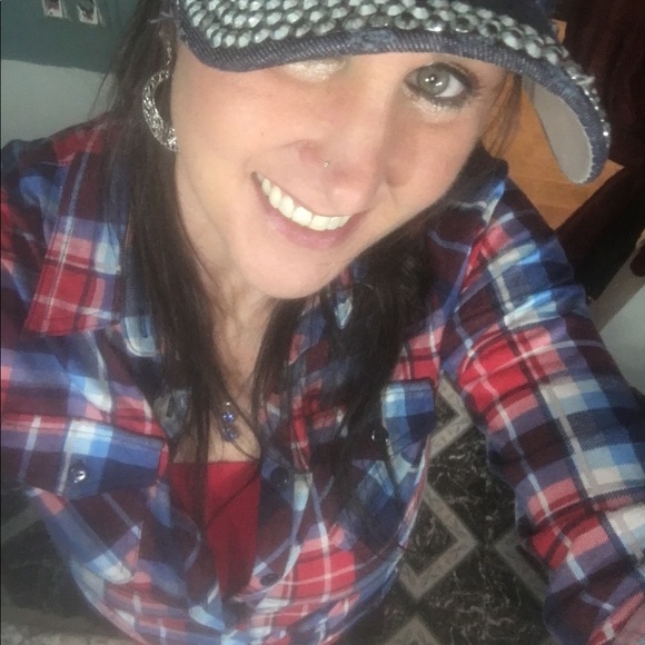 Meet your Posher, Brandy - Picture 7 of 8